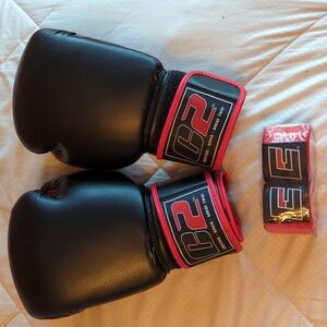 C2 Bag gloves and wrist wraps. NEW